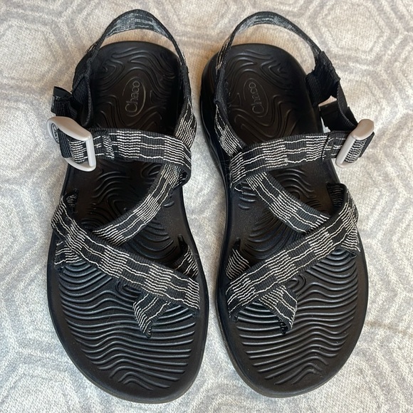 CHACO Sandals Z/2 Classic Adjustable Black White Pattern Strap Women’s  Sz:8 - Picture 1 of 15